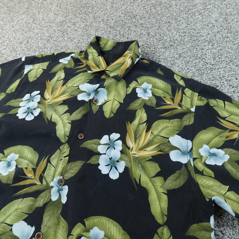 Tommy Bahama Shirt Mens M Black Silk Floral Hawaiian Short Sleeve Button Up Camp